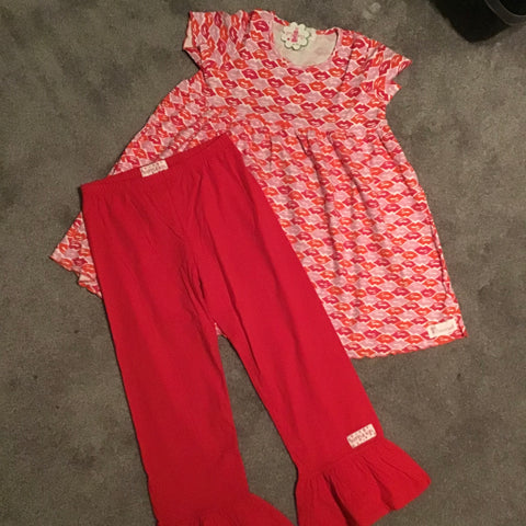 Serendipity's Closet Flower Sak red ruffle capris